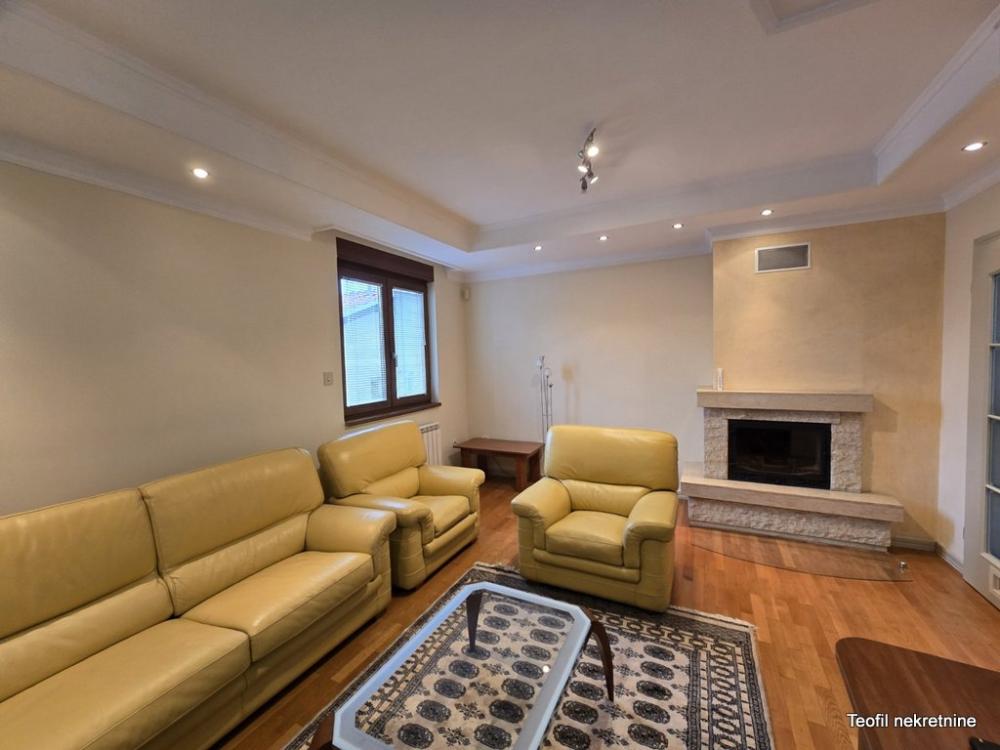 Slika 1 - Admirala Vukovića, Trosoban stan na prodaju, 77m2, 261.000€