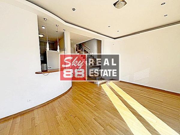 Slika 1 -  Kuća na prodaju, 215m2, 697.000€