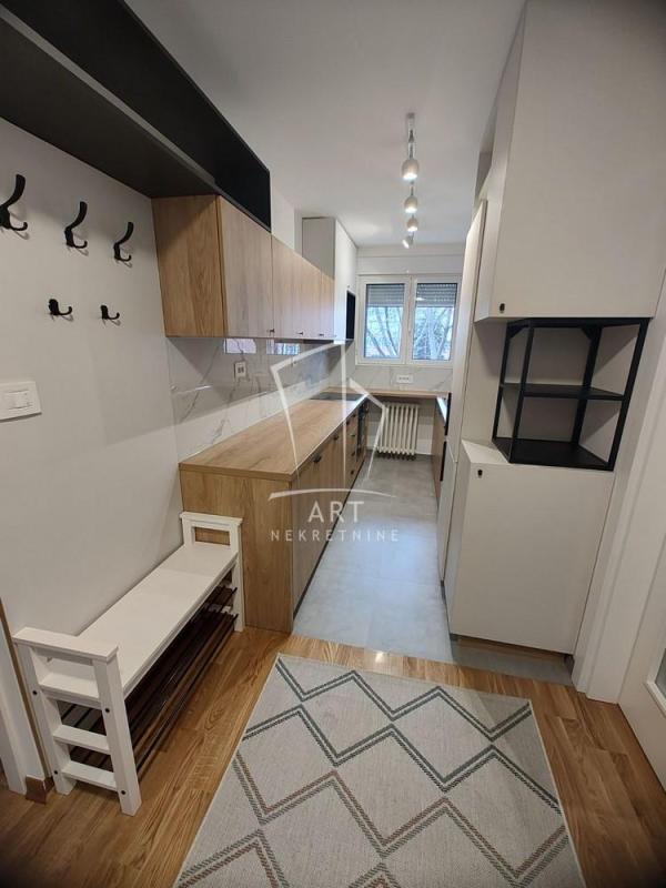 Slika 3 - Bulevar Kralja Aleksandra, Trosoban stan za izdavanje, 70m2, 1.000€