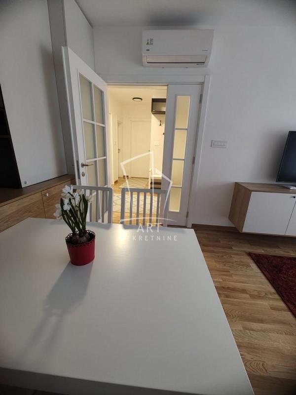 Slika 2 - Bulevar Kralja Aleksandra, Trosoban stan za izdavanje, 70m2, 1.000€