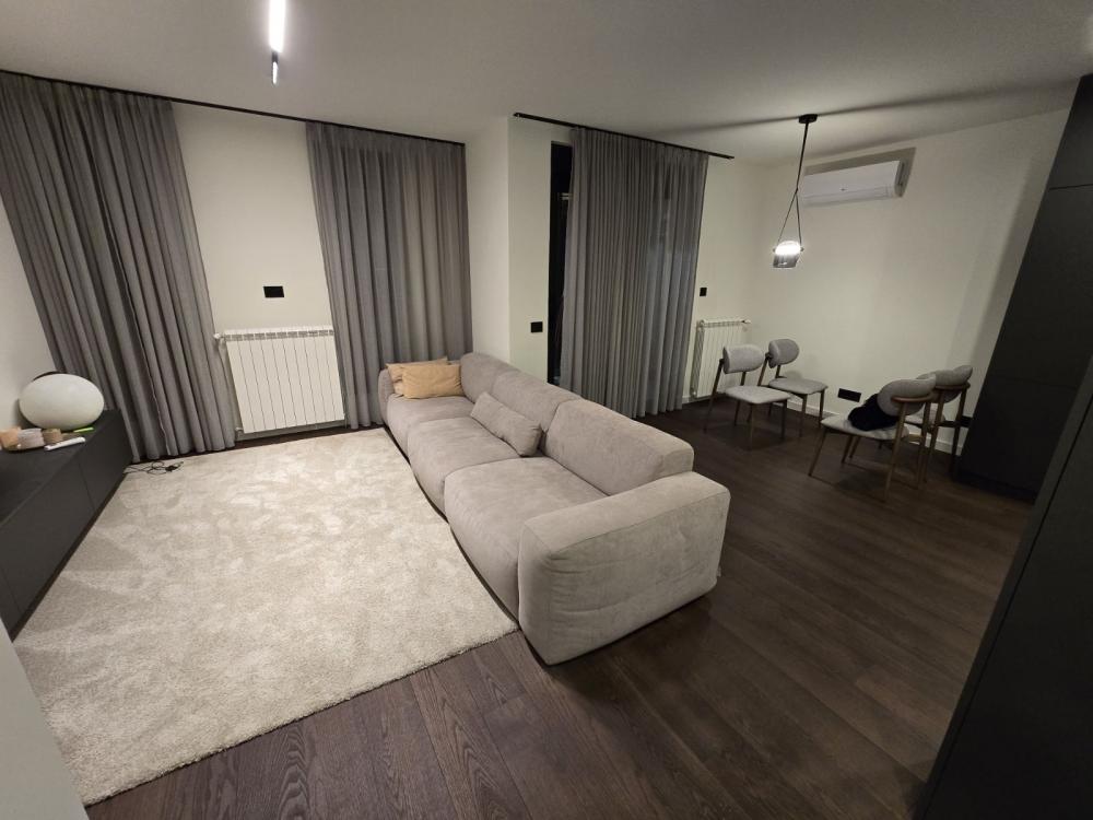 Slika 1 - Kneza Stracimira, Trosoban stan za izdavanje, 66m2, 1.100€