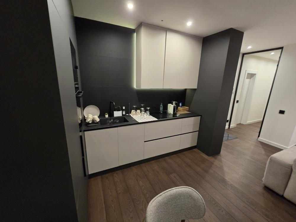 Slika 5 - Kneza Stracimira, Trosoban stan za izdavanje, 66m2, 1.100€