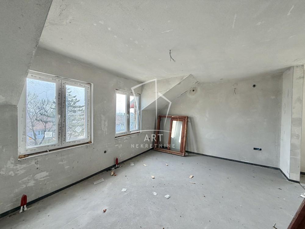 Slika 3 - Braće Nikolić,  Kuća na prodaju, 528m2, 600.000€