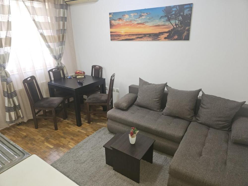 Glavna slika -Jednoiposoban stan za izdavanje, 33m2, 300€