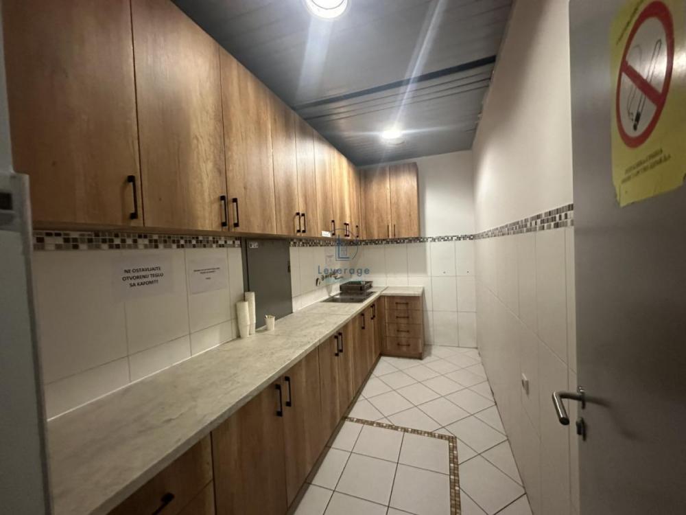 Slika 8 - Bulevar Mihajla Pupina,  Lokal za izdavanje, 400m2, 8.000€