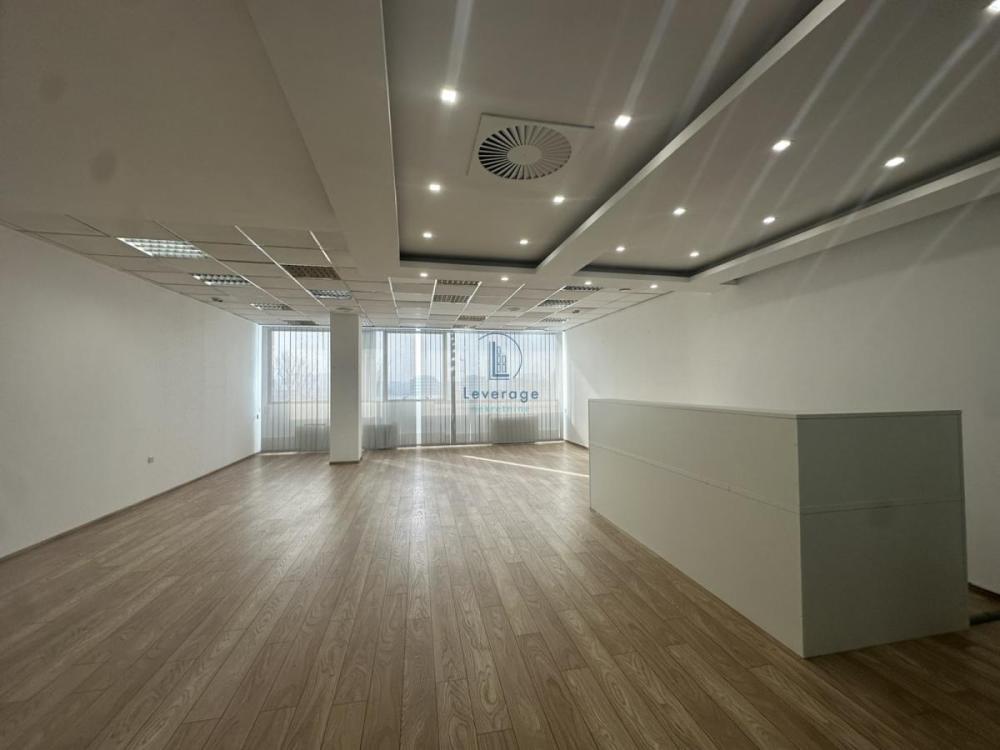 Slika 3 - Bulevar Mihajla Pupina,  Lokal za izdavanje, 400m2, 8.000€