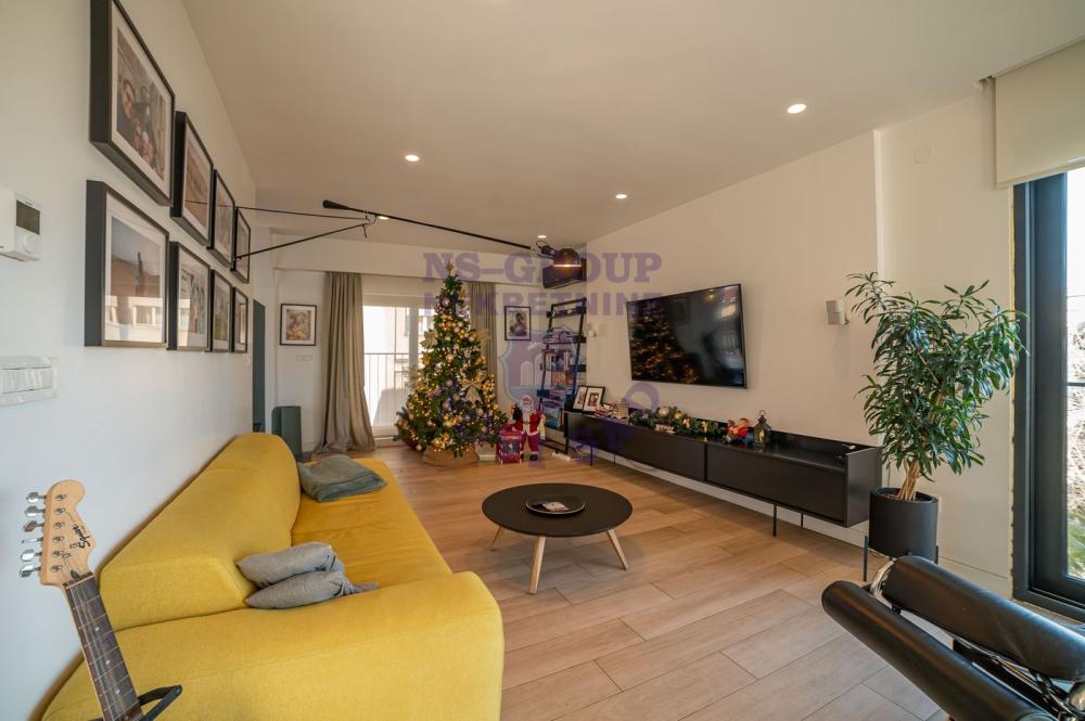 Slika 0 - Petosoban stan na prodaju, 155m2, 904.420€