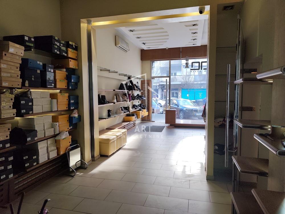 Slika 5 - Bulevar despota Stefana,  Lokal za izdavanje, 126m2, 3.500€