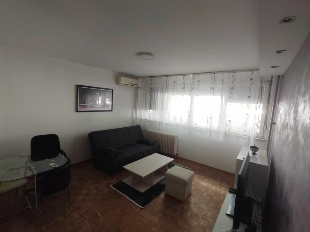 Slika 2 - Antifašističke borbe, Jednosoban stan za izdavanje, 30m2, 470€