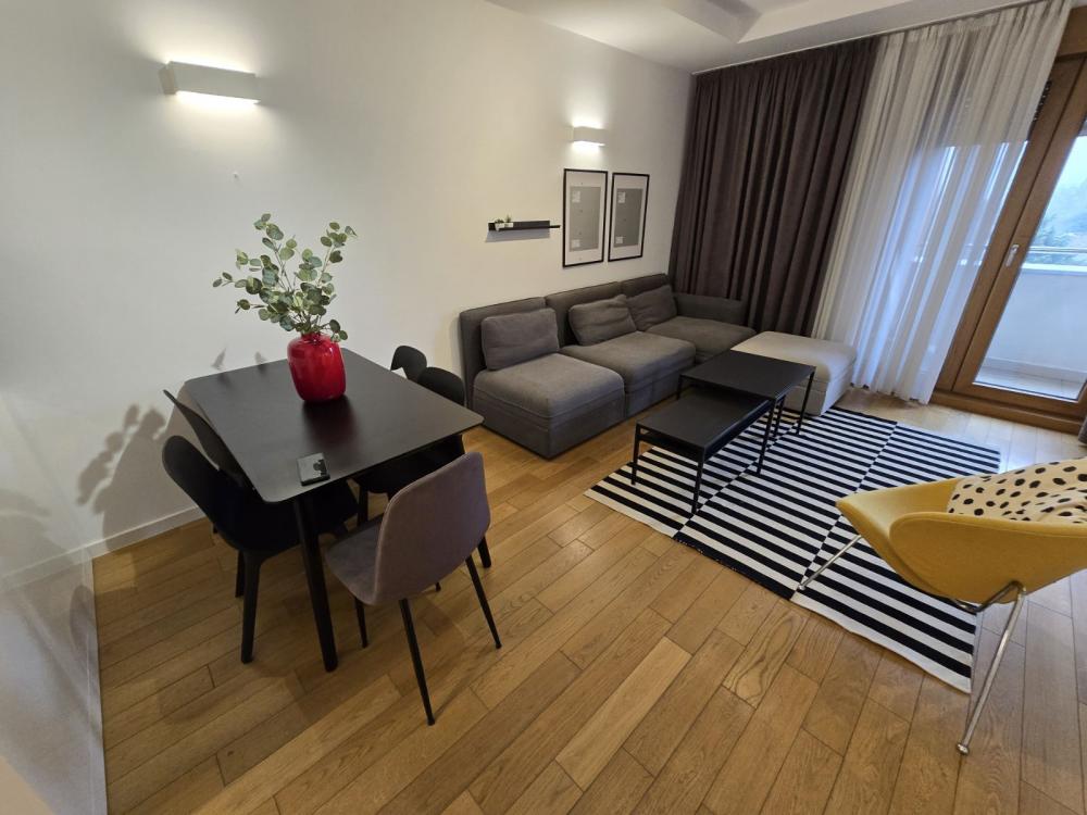 Slika 1 - Uroša Martinovića, Dvosoban stan za izdavanje, 51m2, 900€