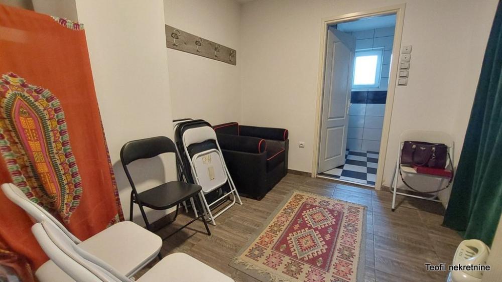 Slika 2 - Dobropoljska,  Lokal za izdavanje, 70m2, 700€