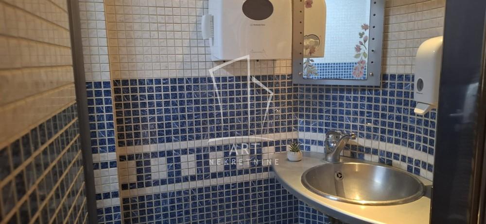 Slika 11 - Bulevar Mihajla Pupina,  Lokal za izdavanje, 46m2, 800€