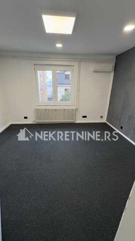 Slika 2 - Radoja Domanovića, Četvorosoban stan za izdavanje, 86m2, 850€