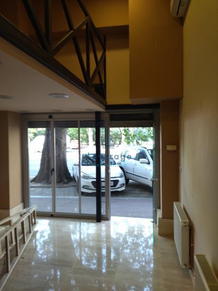 Slika 1 - Bulevar Kralja Aleksandra,  Lokal za izdavanje, 100m2, 3.500€