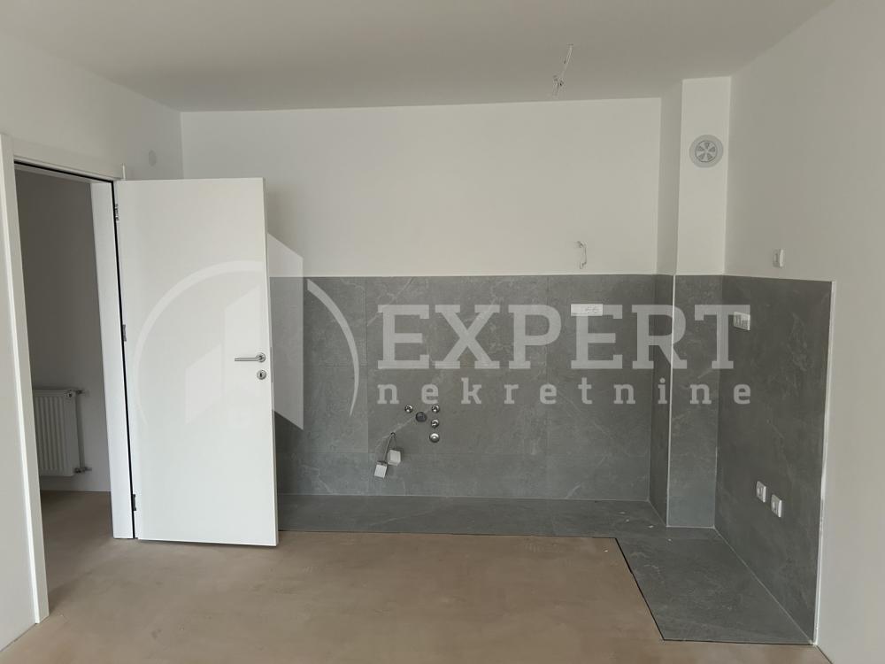 Slika 2 - Cara Dušana, Jednoiposoban stan za izdavanje, 55m2, 500€