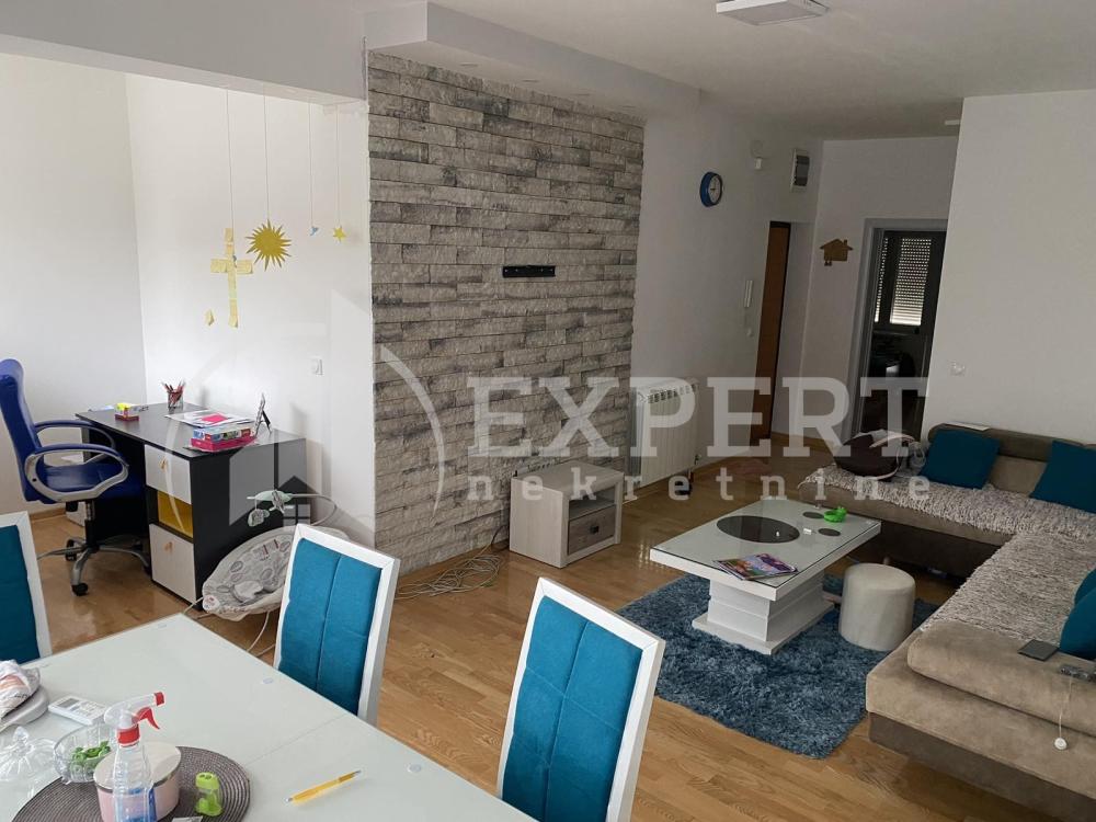 Slika 1 - Lepenička, Dvoiposoban stan za izdavanje, 81m2, 400€