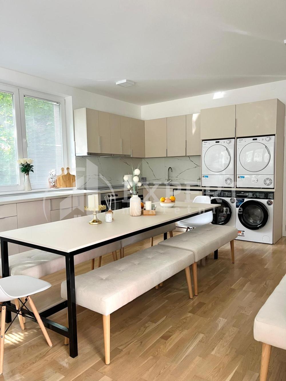 Slika 9 - Bulevar svetog cara, Četvorosoban stan na prodaju, 132m2, 118.800€