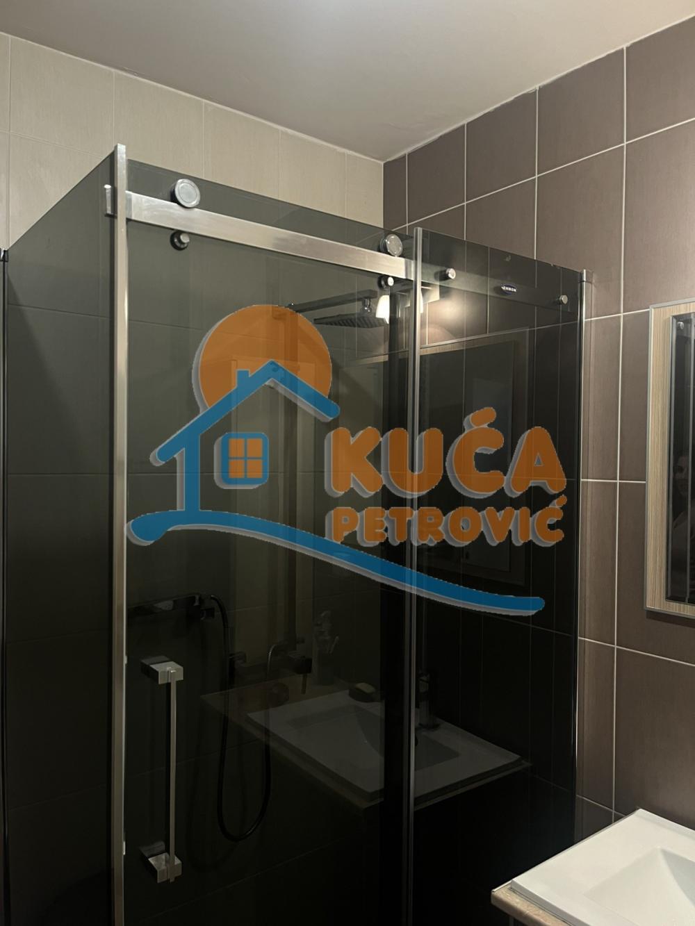 Slika 10 - Kej Kola srpskih sestara, Dvoiposoban stan za izdavanje, 66m2, 700€