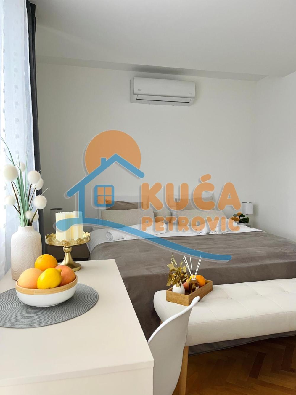 Slika 8 - Bulevar svetog cara, Četvorosoban stan na prodaju, 145m2, 130.500€