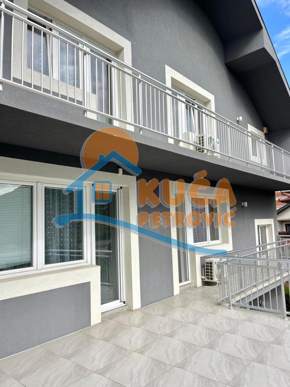 Slika 1 - Bulevar svetog cara, Četvorosoban stan na prodaju, 159m2, 143.100€