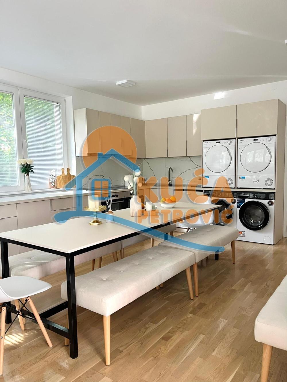 Slika 9 - Bulevar svetog cara, Četvorosoban stan na prodaju, 132m2, 118.800€