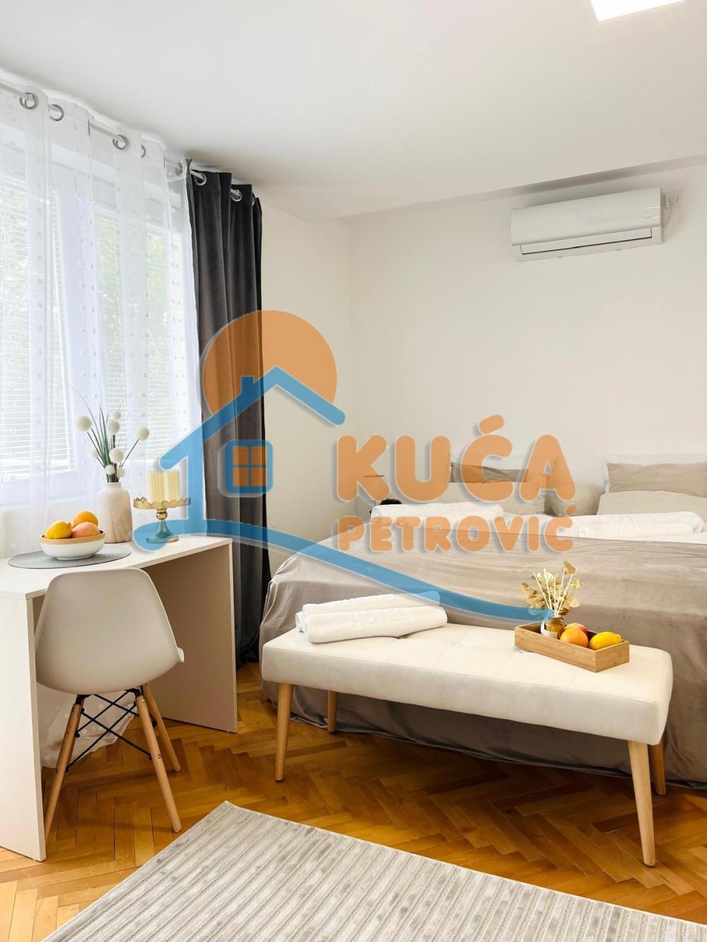 Slika 4 - Bulevar svetog cara, Četvorosoban stan na prodaju, 132m2, 118.800€