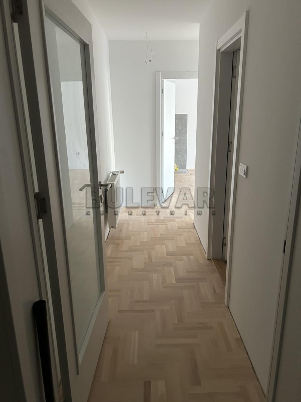 Slika 8 - Cara Dušana, Jednoiposoban stan za izdavanje, 55m2, 500€