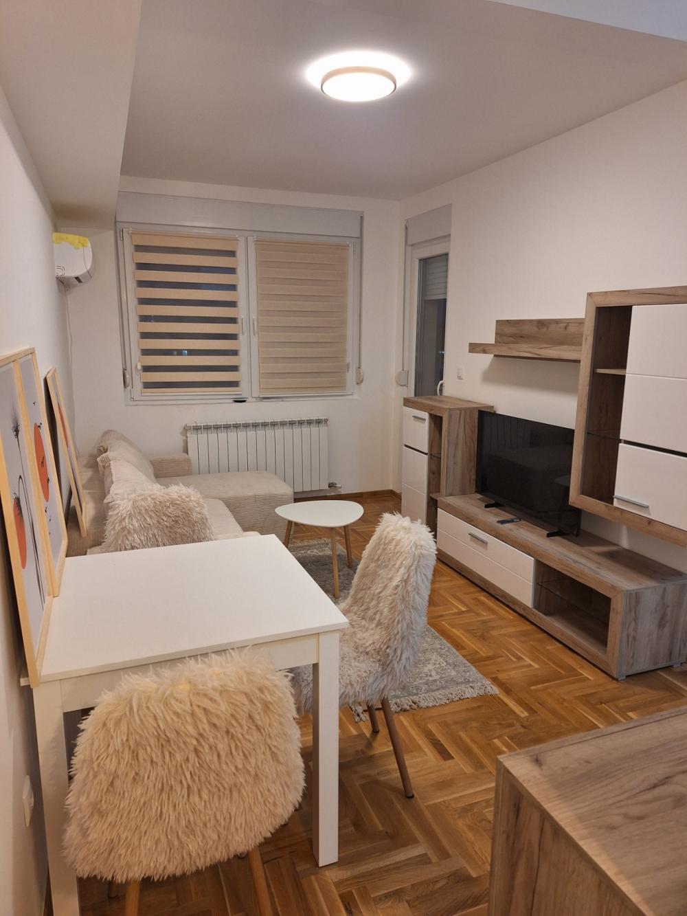 Glavna slika -Simona Bolivara, Jednoiposoban stan za izdavanje, 35m2, 400€