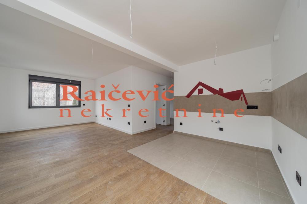 Slika 3 - Cvetkova pijaca, Četvorosoban stan na prodaju, 75m2, 260.000€
