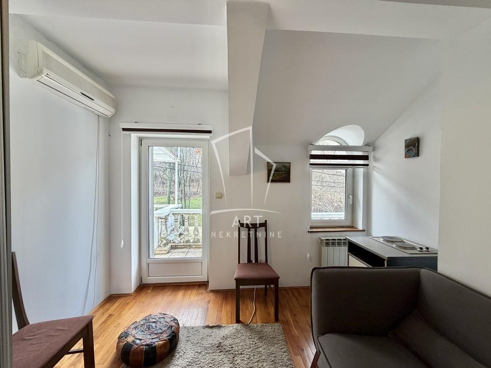 Slika 11 - Mite Ružića, Kuća za izdavanje, 323m2, 2.650€