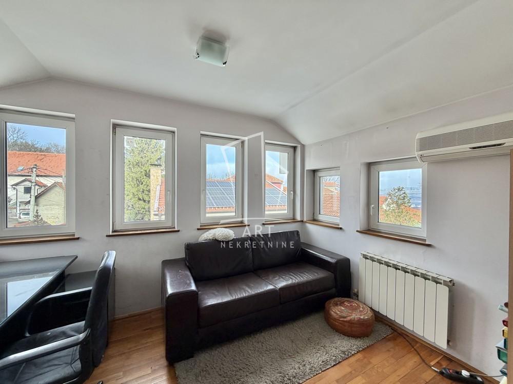 Slika 6 - Mite Ružića, Kuća za izdavanje, 323m2, 2.650€