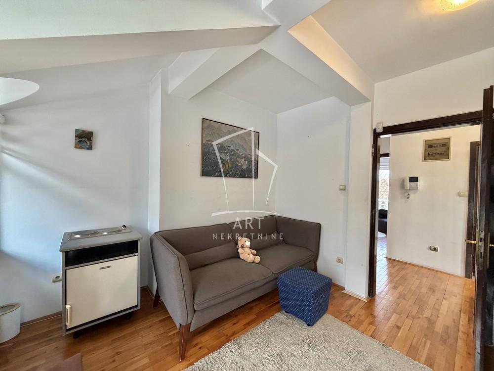 Slika 5 - Mite Ružića, Kuća za izdavanje, 323m2, 2.650€