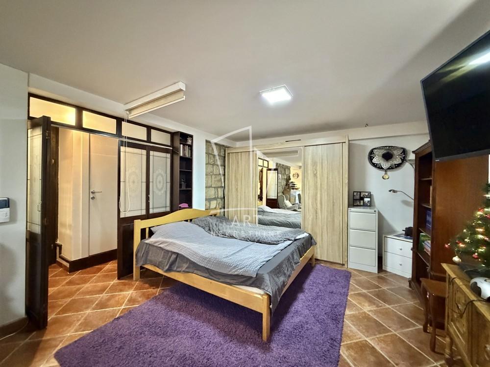 Slika 9 - Mite Ružića, Kuća za izdavanje, 323m2, 2.650€