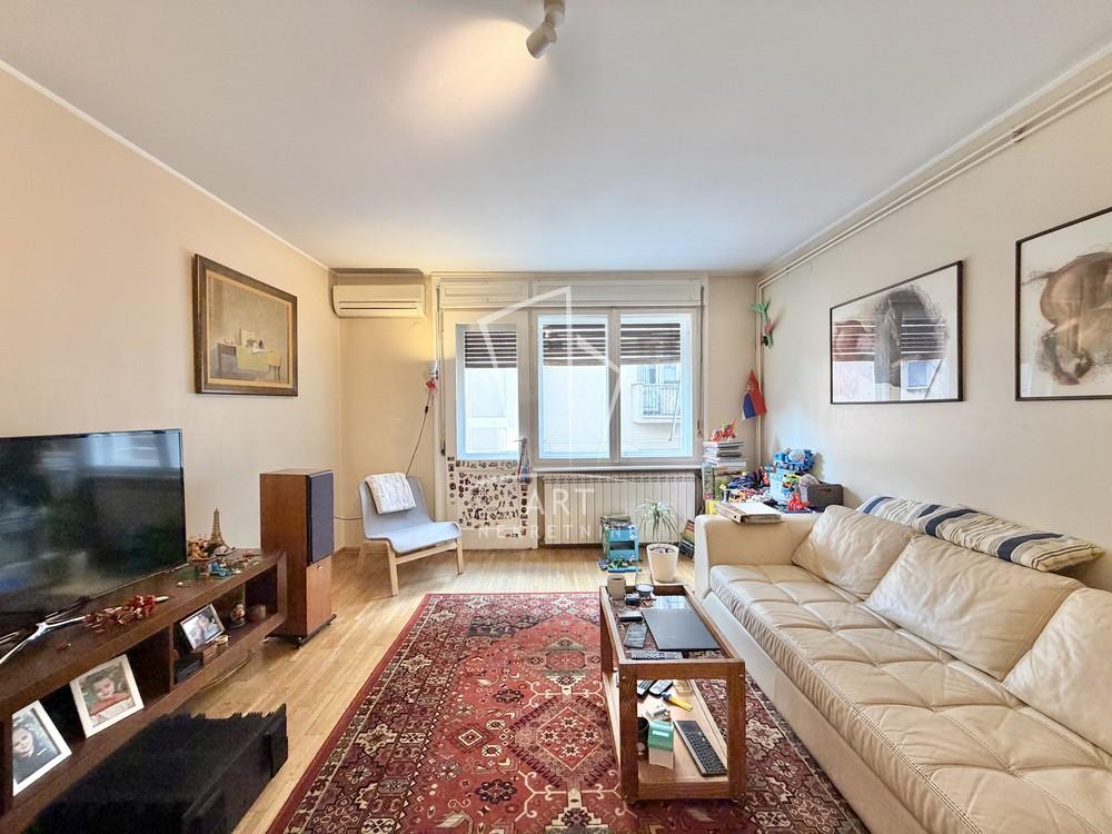 Slika 2 - Hadži-Đerina, Dvosoban stan na prodaju, 67m2, 310.000€