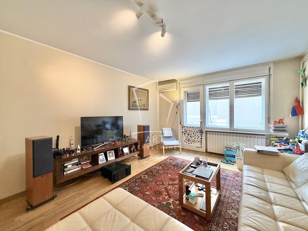 Slika 3 - Hadži-Đerina, Dvosoban stan na prodaju, 67m2, 310.000€