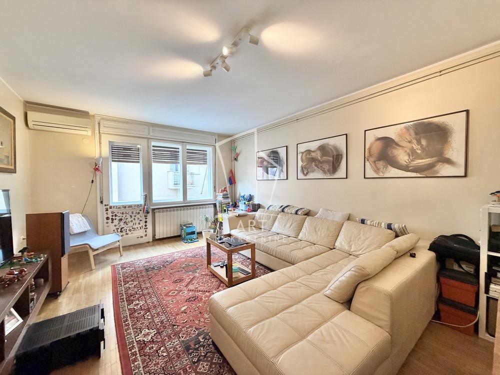 Glavna slika -Hadži-Đerina, Dvosoban stan na prodaju, 67m2, 310.000€