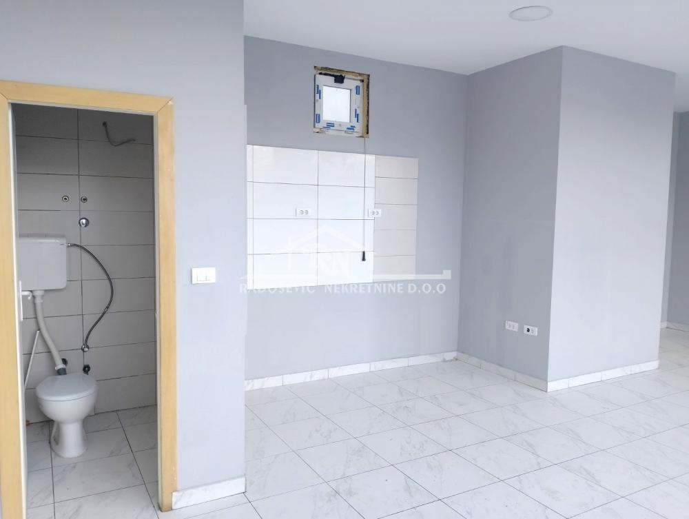 Slika 11 - Avalska,  Lokal za izdavanje, 80m2, 900€