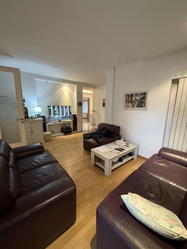 Glavna slika -Četvorosoban stan na prodaju, 93m2, 265.000€