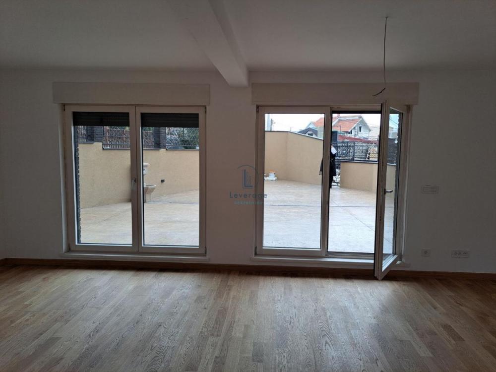 Slika 1 - Četvorosoban stan na prodaju, 93m2, 284.500€