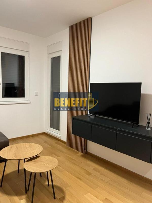 Glavna slika -Jednoiposoban stan za izdavanje, 38m2, 600€