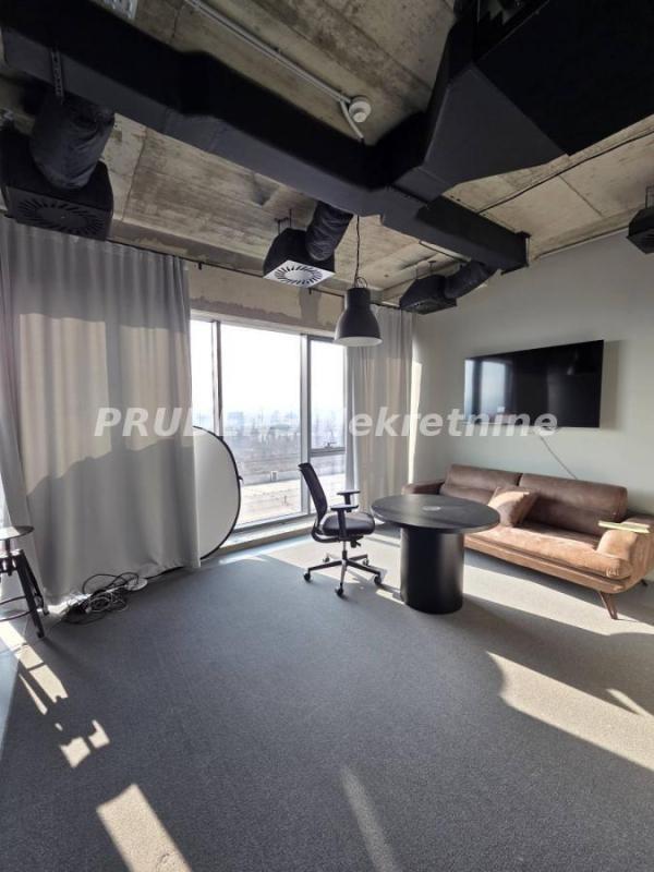 Slika 6 - Bulevar Milutina Milankovića,  Lokal za izdavanje, 220m2, 3.700€