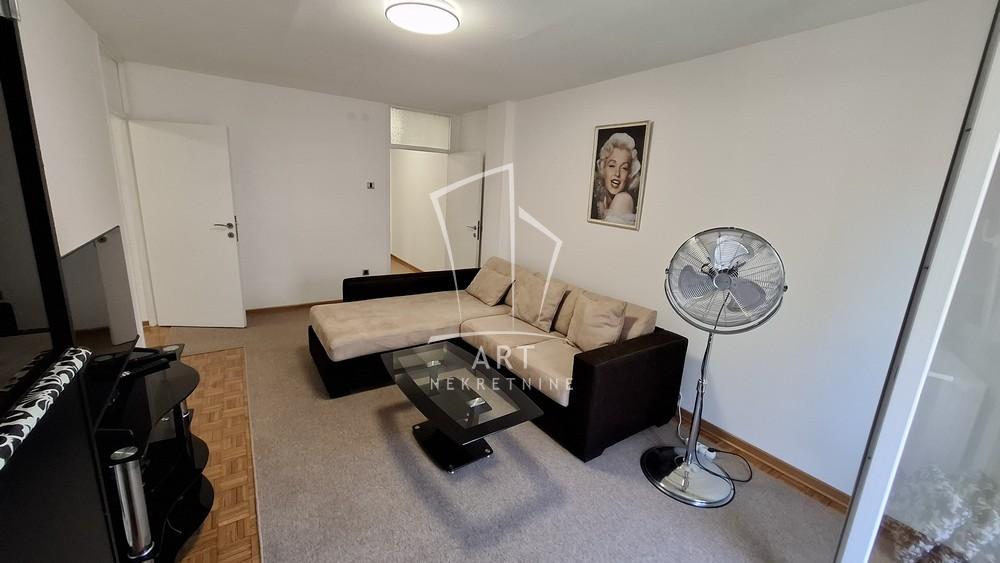 Slika 2 - Bulevar Zorana Đinđića, Trosoban stan za izdavanje, 68m2, 1.000€