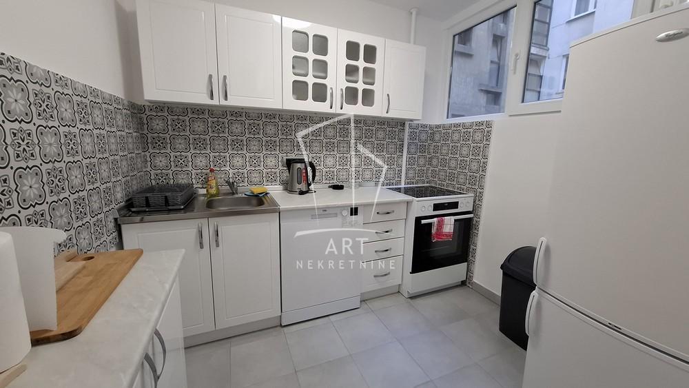 Slika 4 - Bulevar Zorana Đinđića, Trosoban stan za izdavanje, 68m2, 1.000€