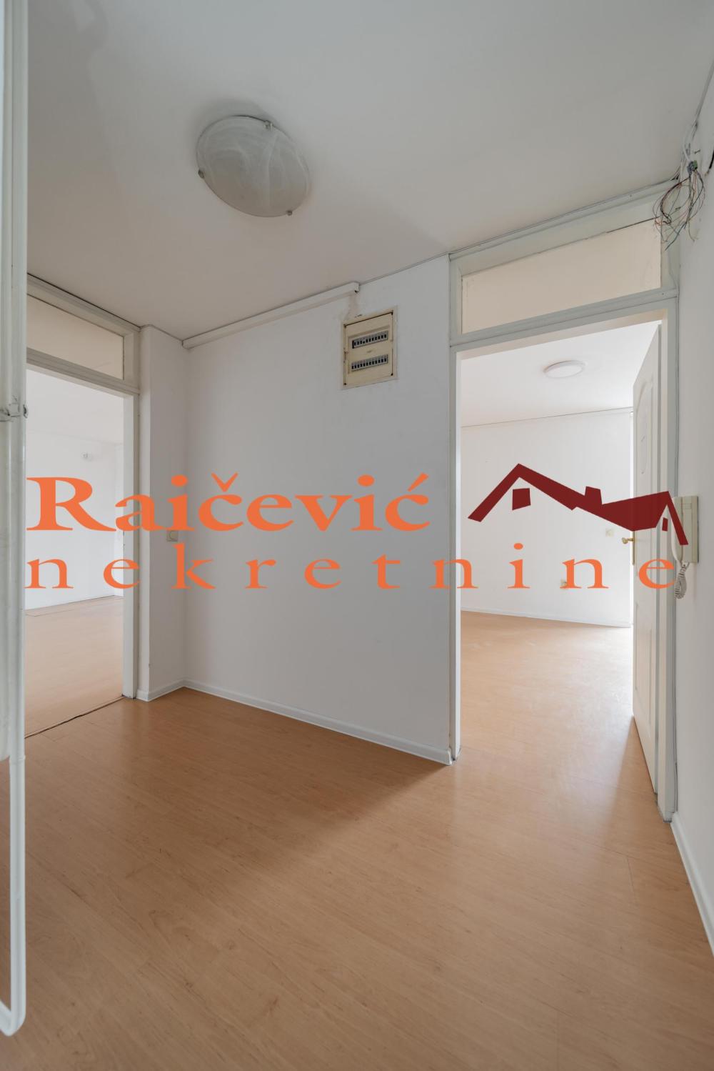 Slika 8 - Esad Pasina, Četvorosoban stan za izdavanje, 176m2, 1.100€