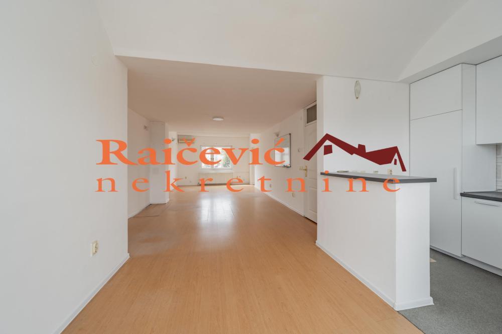 Glavna slika -Esad Pasina, Četvorosoban stan za izdavanje, 176m2, 1.100€