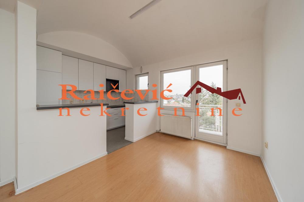 Slika 5 - Esad Pasina, Četvorosoban stan na prodaju, 176m2, 450.000€