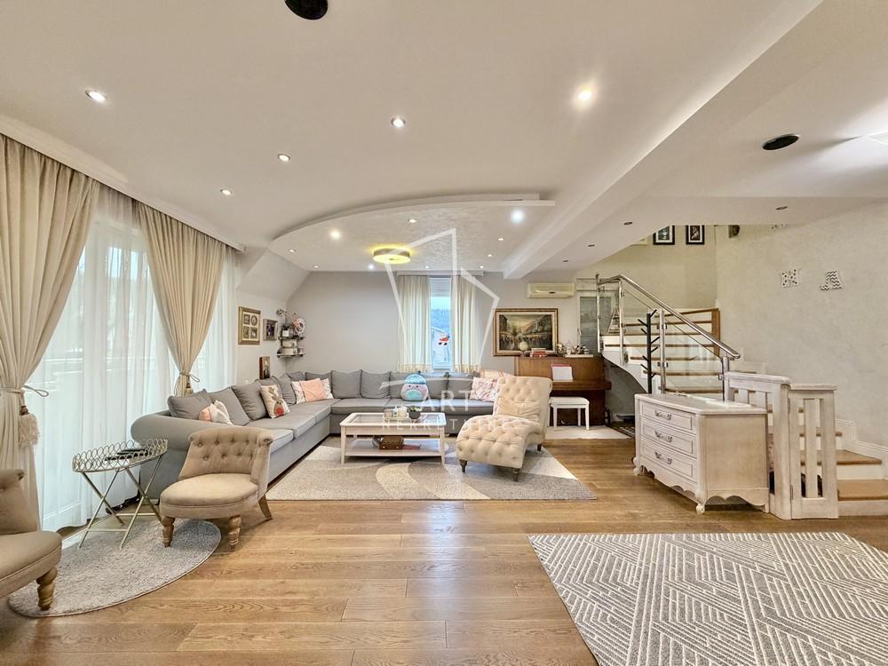 Glavna slika -Dimitrija Koturovića, Petosoban stan na prodaju, 234m2, 460.000€