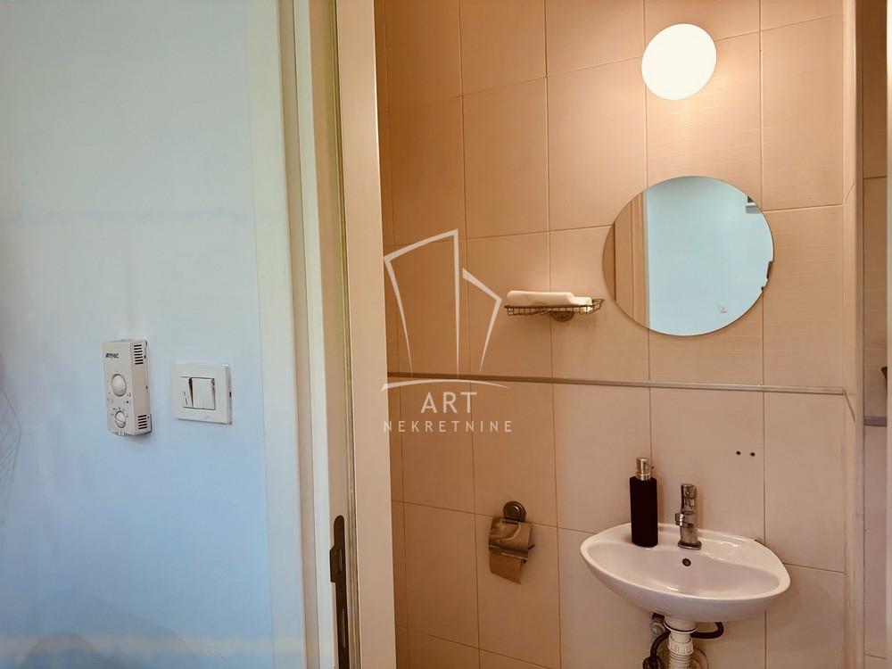 Slika 2 - Balkanska,  Lokal za izdavanje, 20m2, 290€