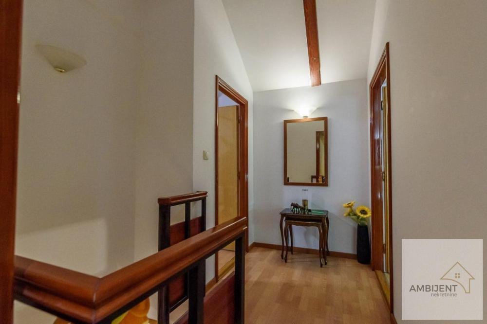 Slika 1 - Četvorosoban stan na prodaju, 104m2, 450.000€