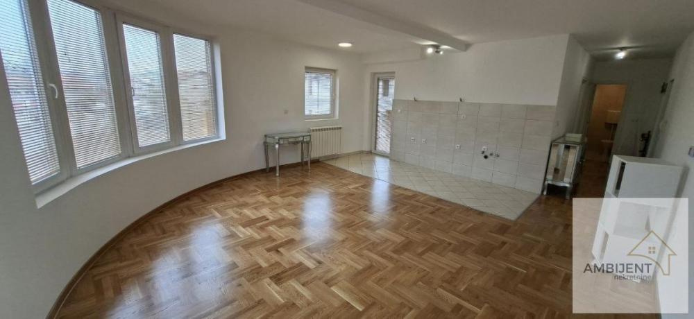 Slika 1 - Dvoiposoban stan na prodaju, 65m2, 135.000€